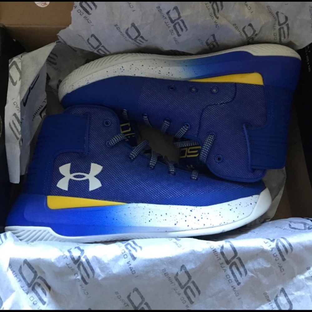 Under Armour Curry 3 Zero shoes size 5.5y
